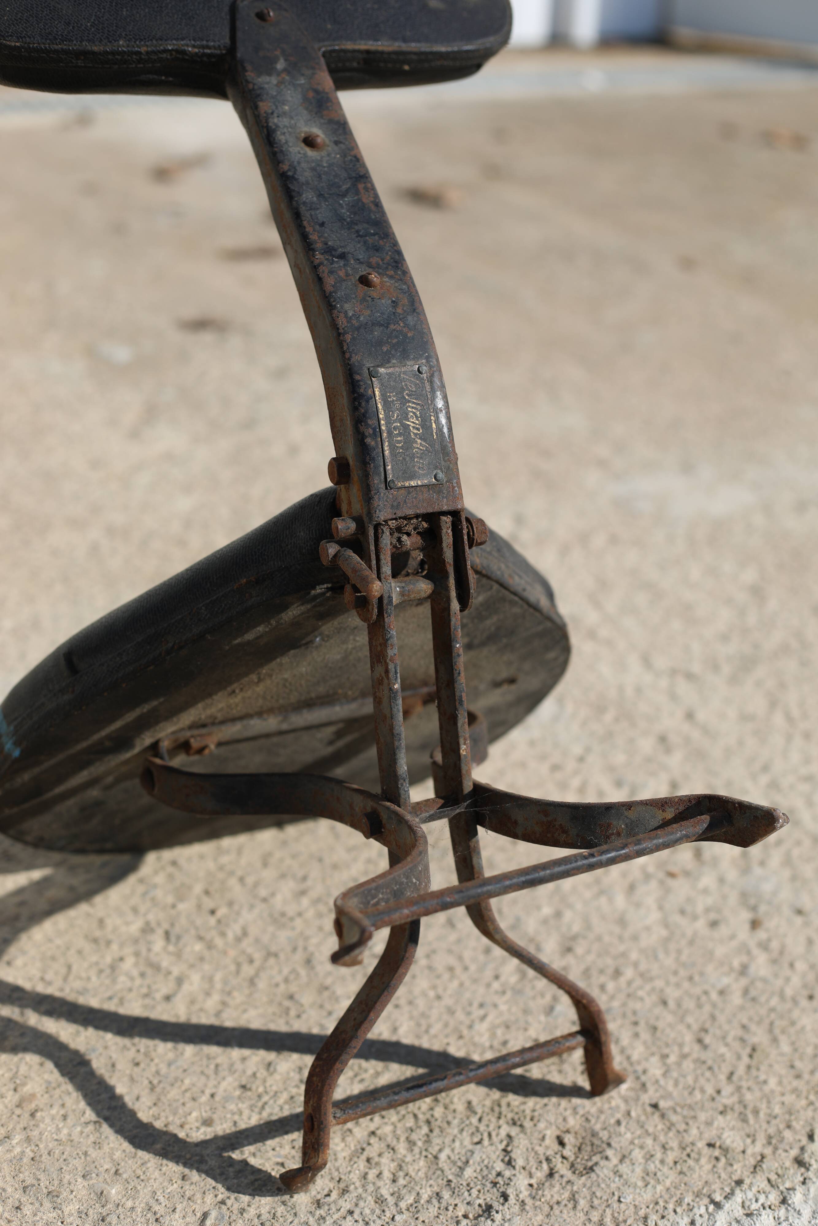 Strap-auto seat early 20th century