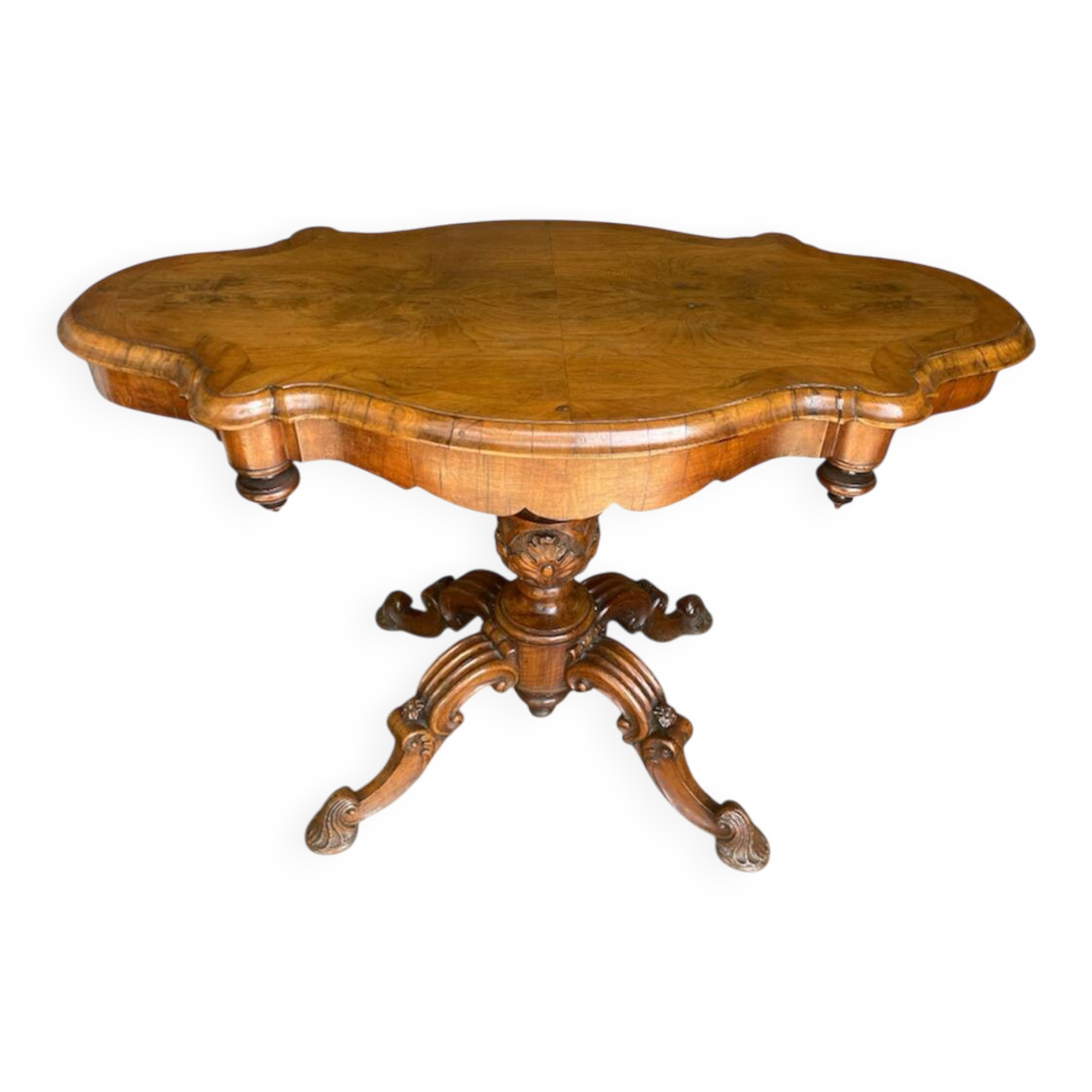 Victorian walnut coffee table from the 19th century - Hand-carved