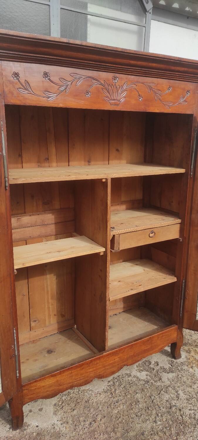 Old 19th century Forézienne cabinet in Bressane oak wood