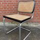 Chaise design Cesca modèle b32 noir et chrome