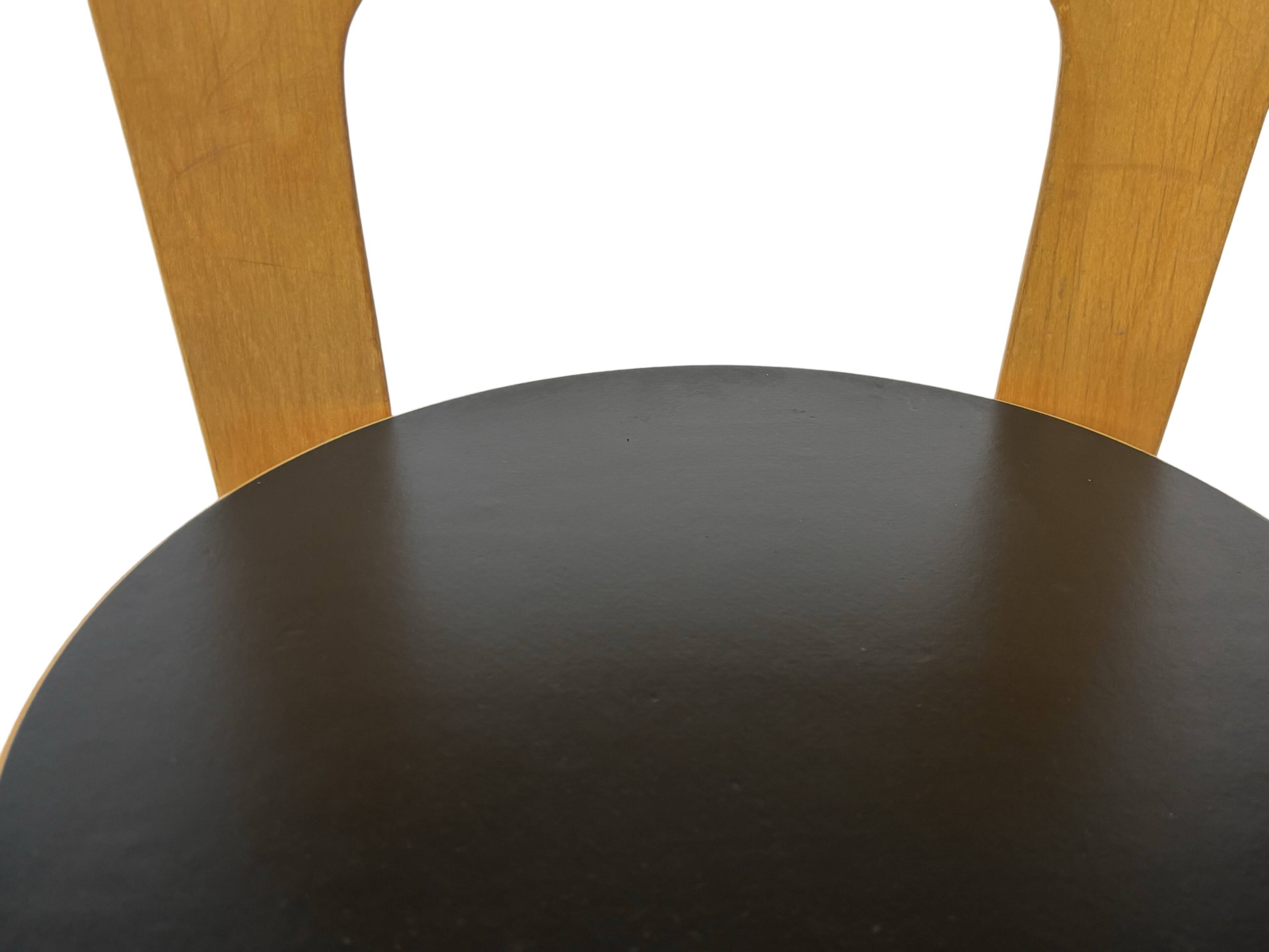 Chaise vintage modèle 65 par Alvar Aalto pour Artek (Linoléum noir)