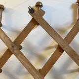 Oak accordion coat rack with 10 hooks