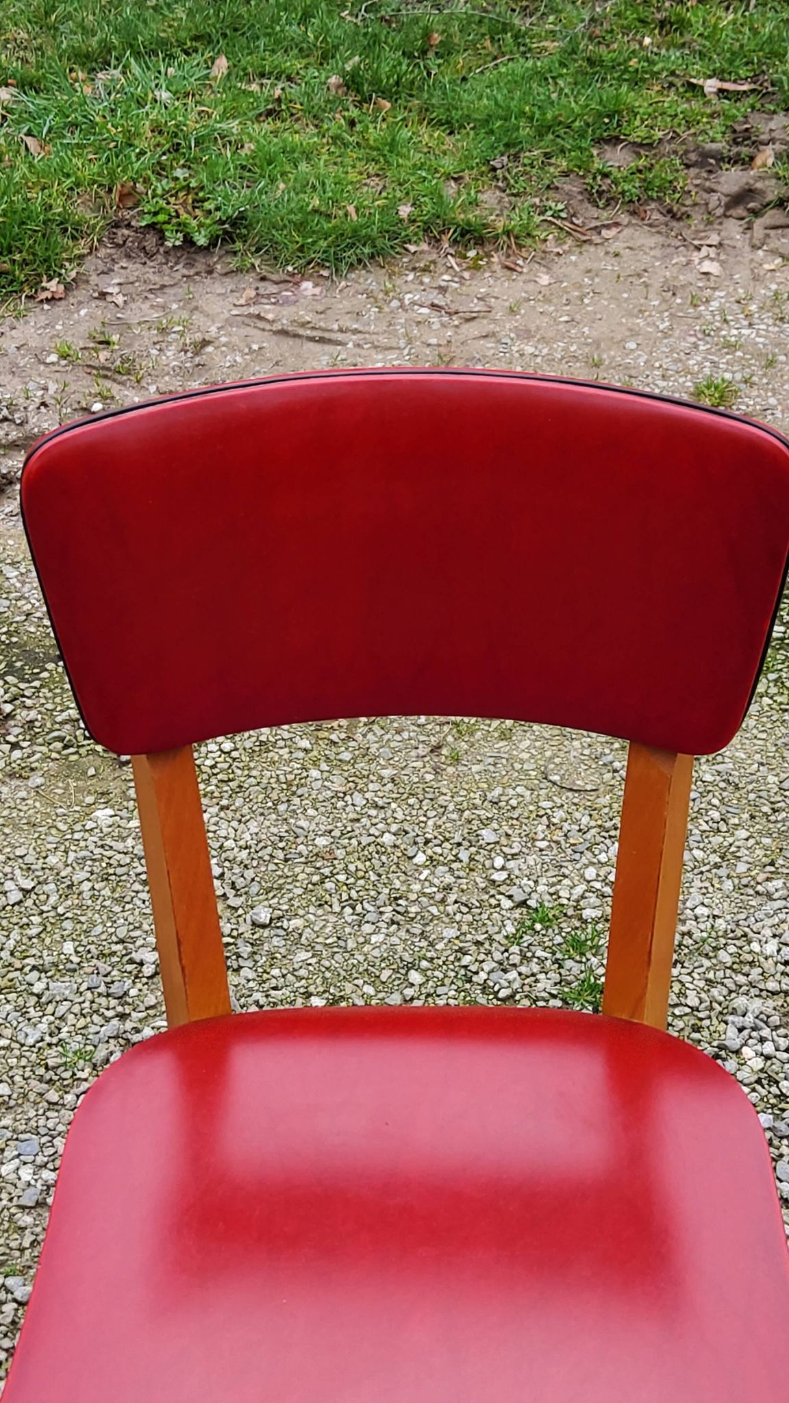 Set of 4 vintage chairs from the 50s in blond beech and red leatherette