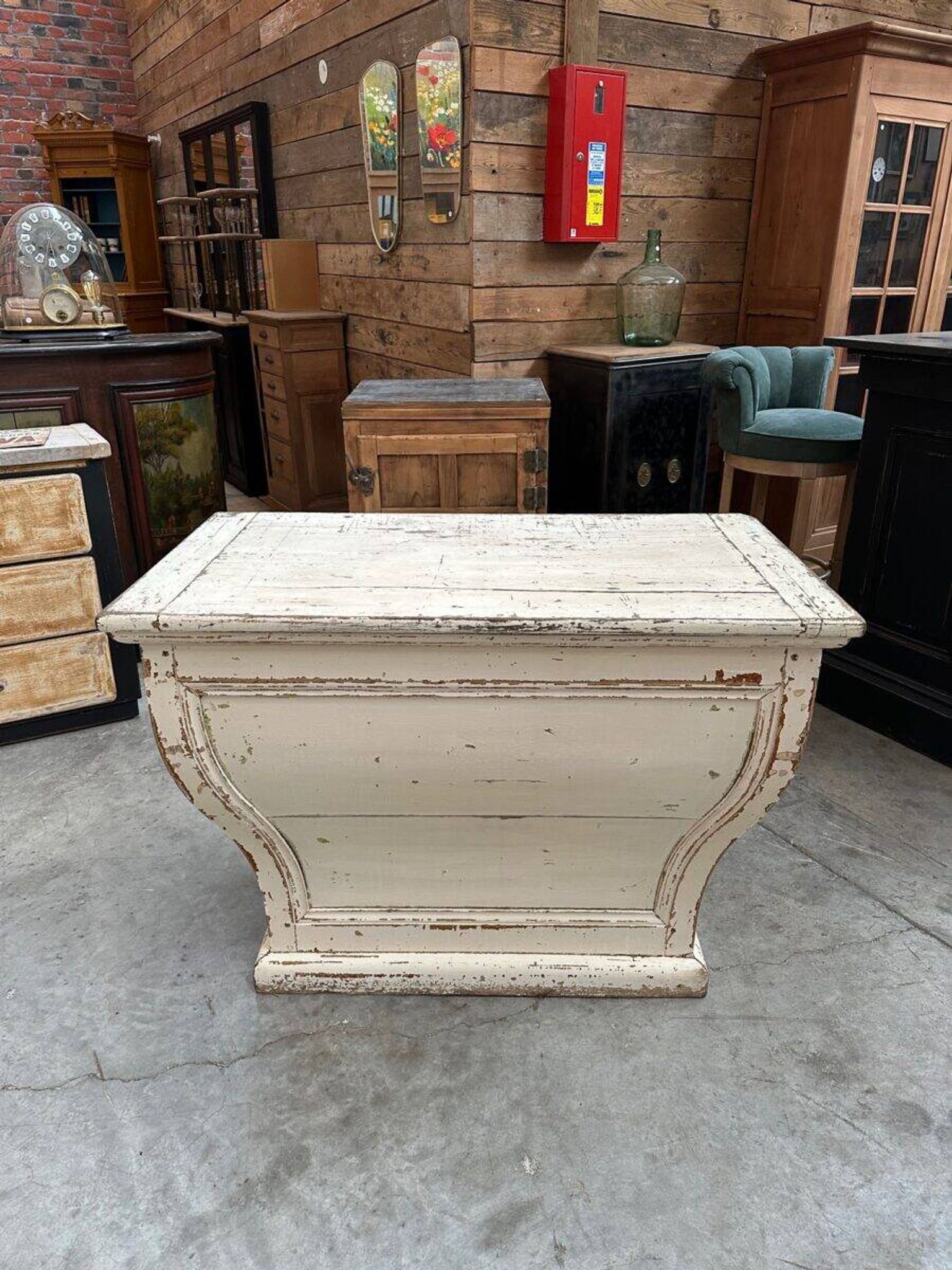 Patinated counter from the 19th century