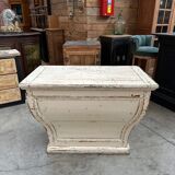 Patinated counter from the 19th century