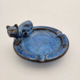 Blue cat ashtray lying down