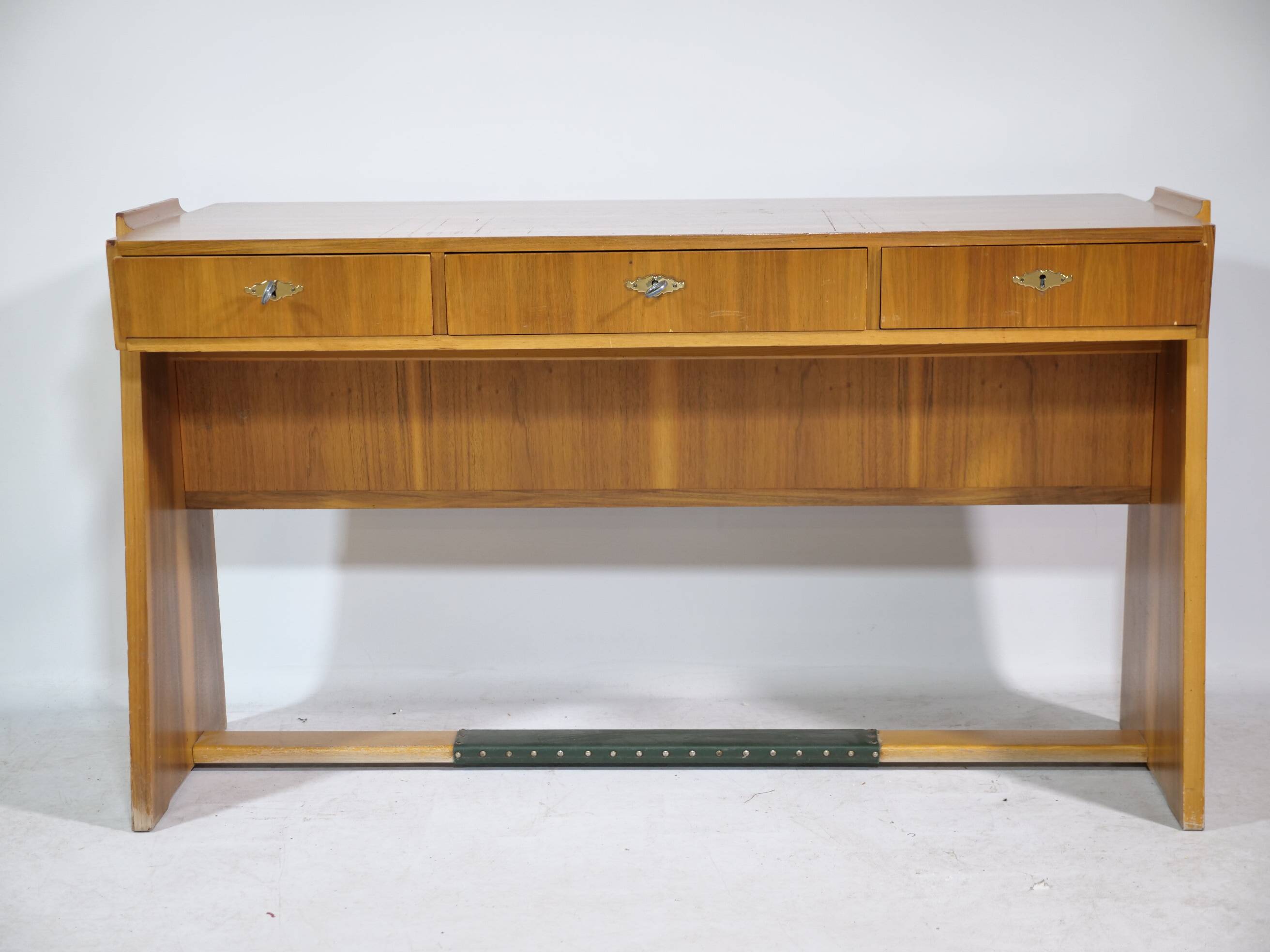 Mid-Century Design Walnut Desk, Germany, 1960s