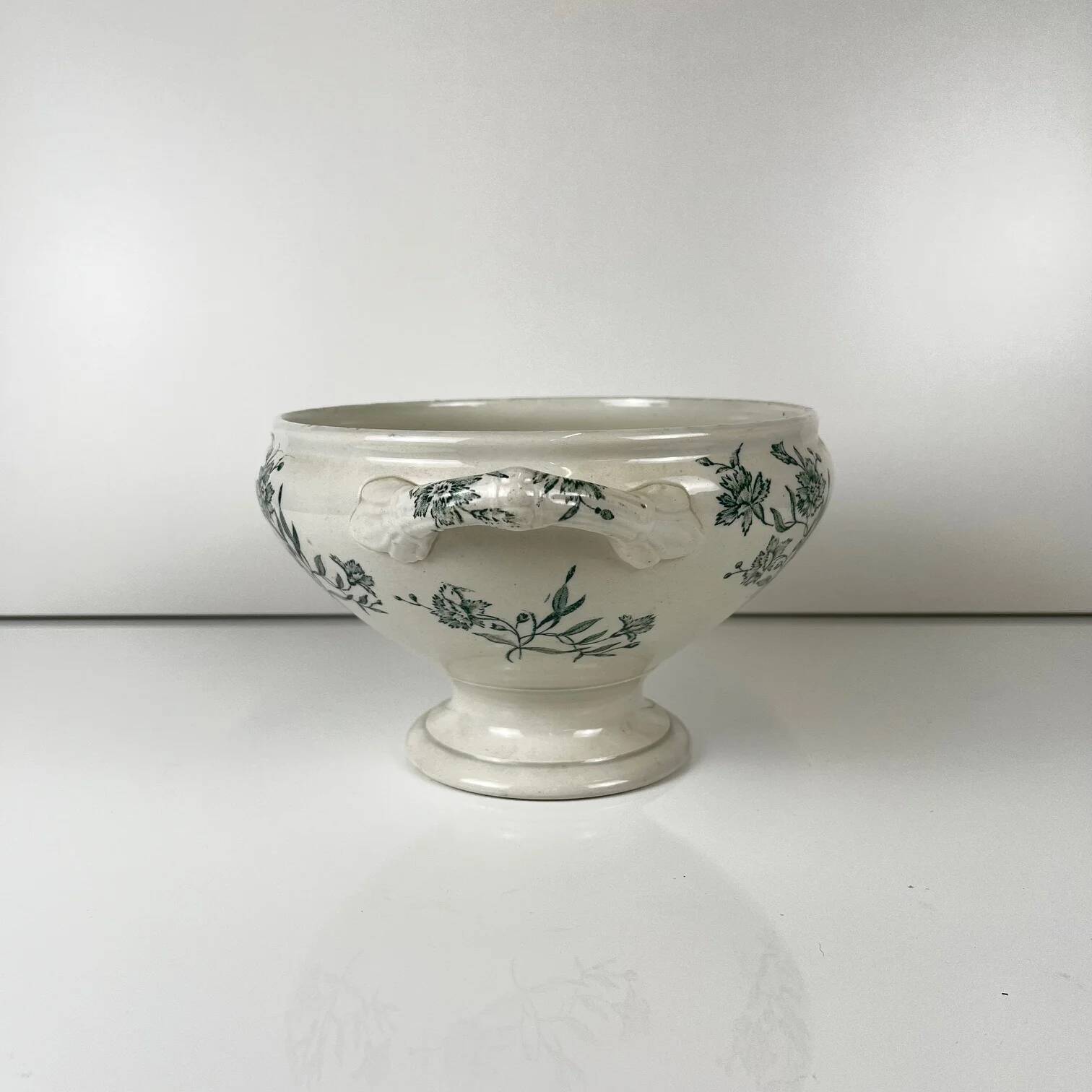 Soupière terre de fer Pexonne "Lucrèce" XIXe, vert