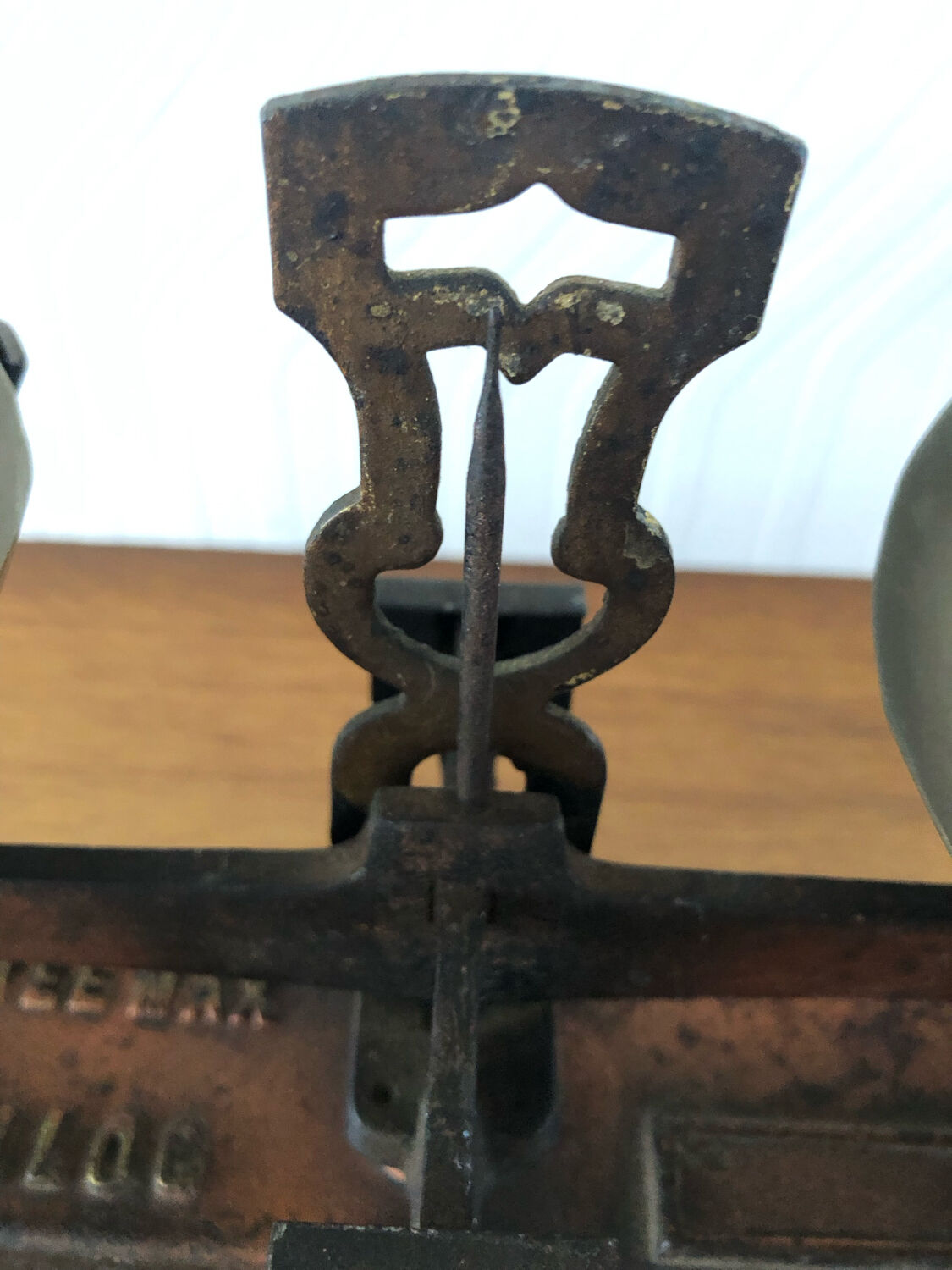 Old balance force 5 kilos Roberval copper and black