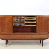 Henning Kjaernulf high sideboard