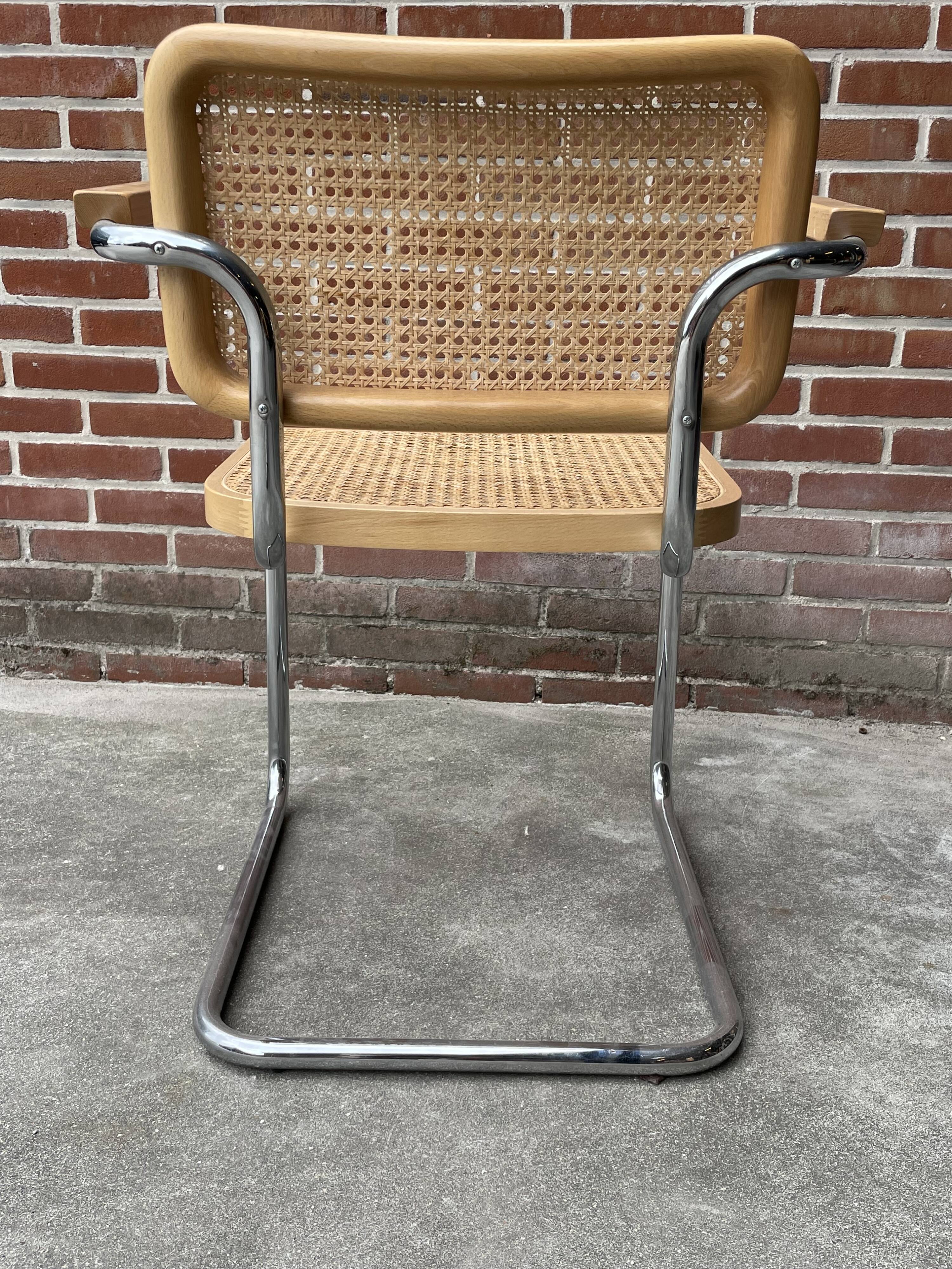 Chaise Cesca B64 avec accoudoirs par Marcel Breuer Design