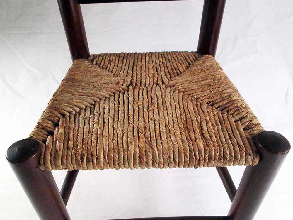 Children's chair in wood and straw