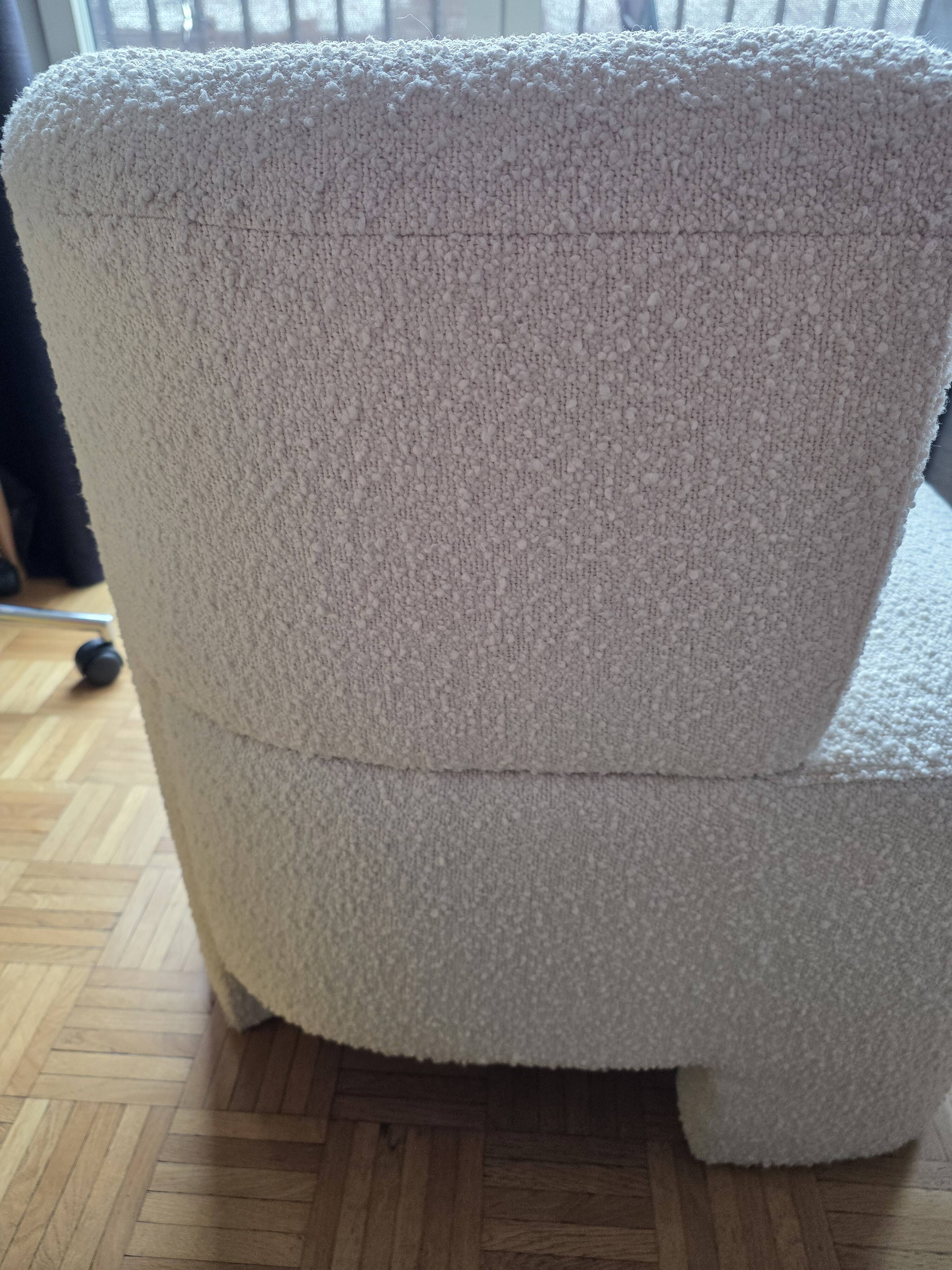 Lot 2 fauteuils petit modèle tissu bouclette, darrel