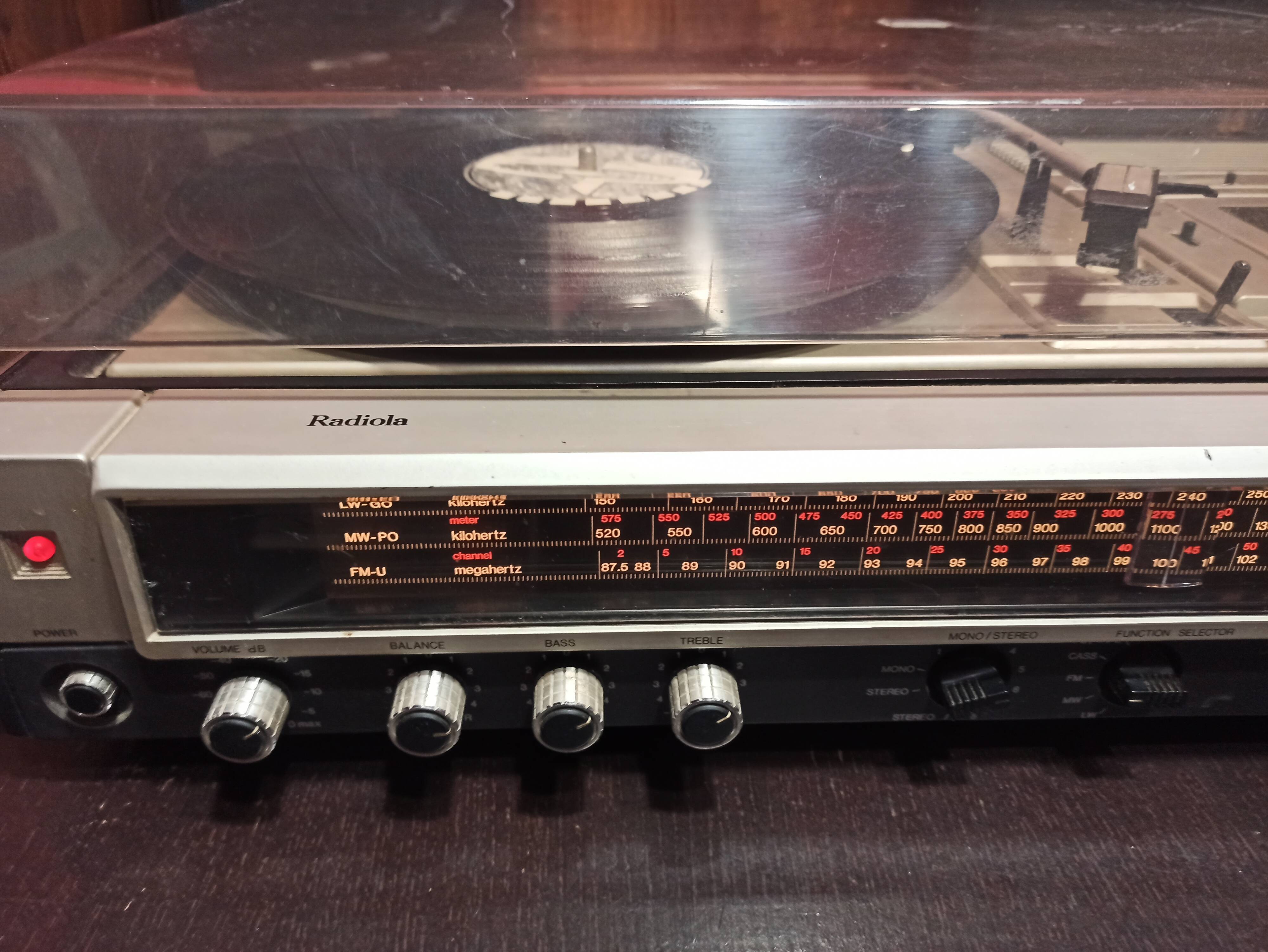 Platinum vinyl, radio and cassette radiola 972 three band stereo combination
