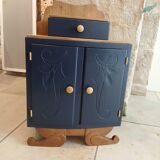 chevet relooké bleu profond et bois