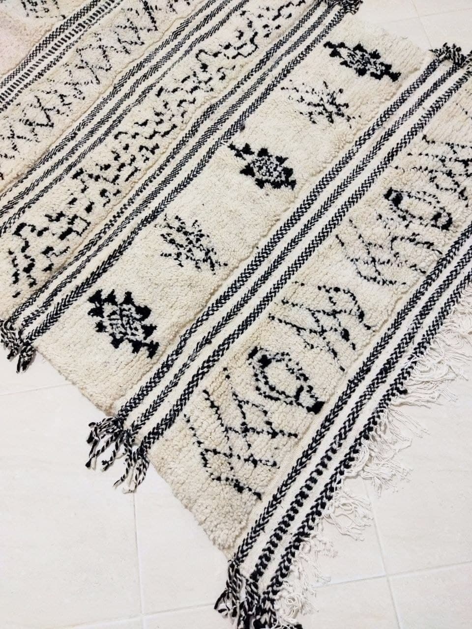 Moroccan berber carpet 222x147cm