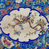 Plat à cake Longwy, décor floral et médaillon d’oiseaux, début XXème