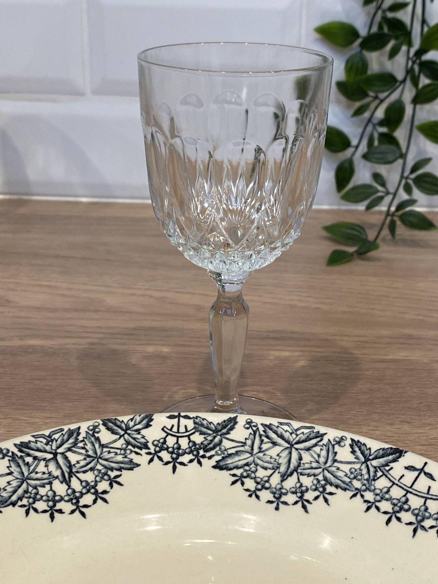 Set of 5 wine glasses