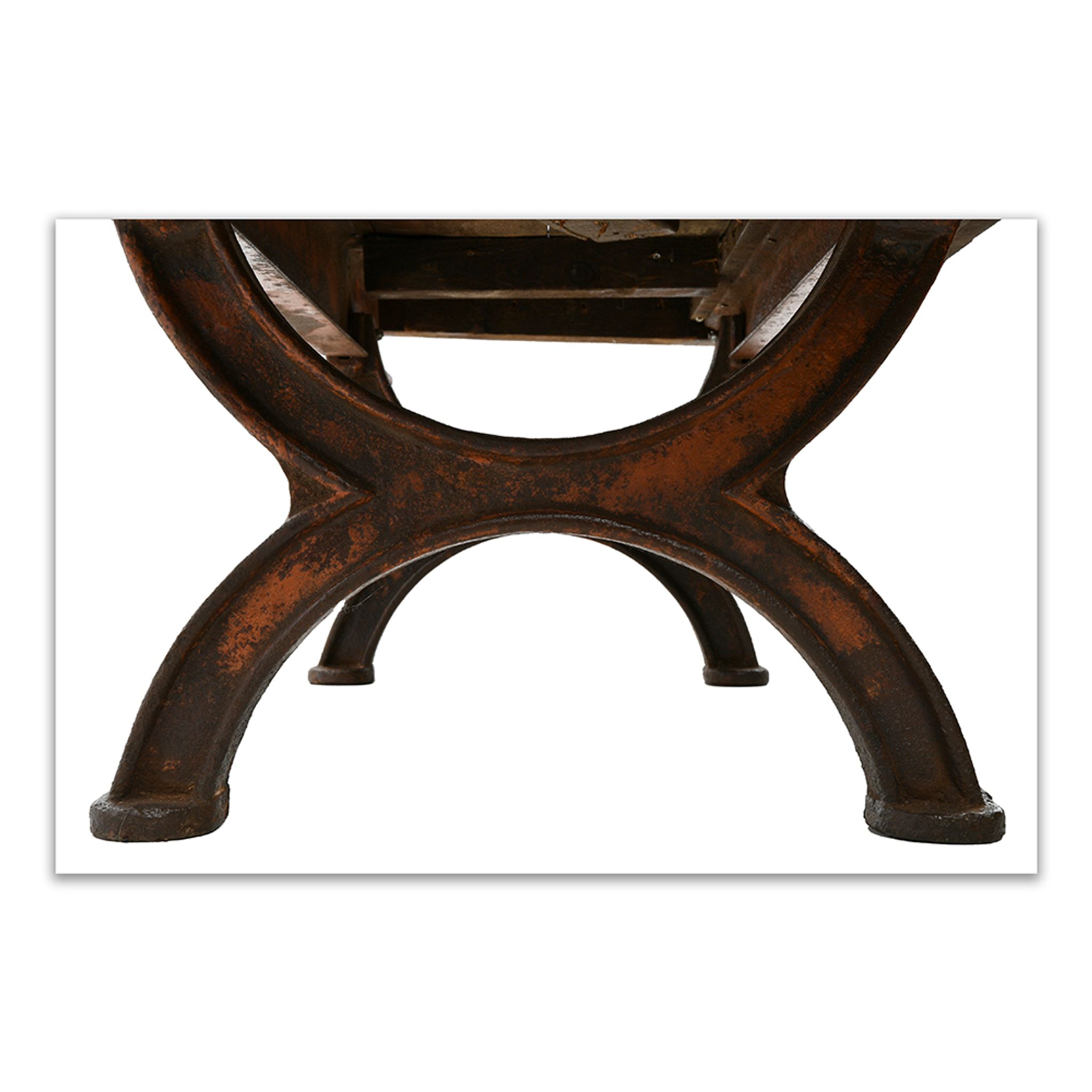 Table basse en fonte et bois