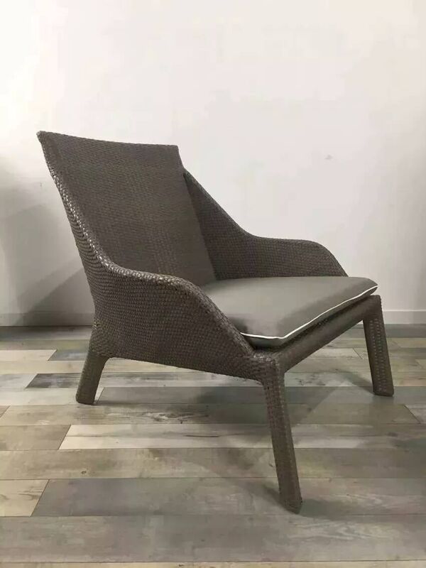 Fauteuil lounge design Sacha Lakic pour Roche Bobois