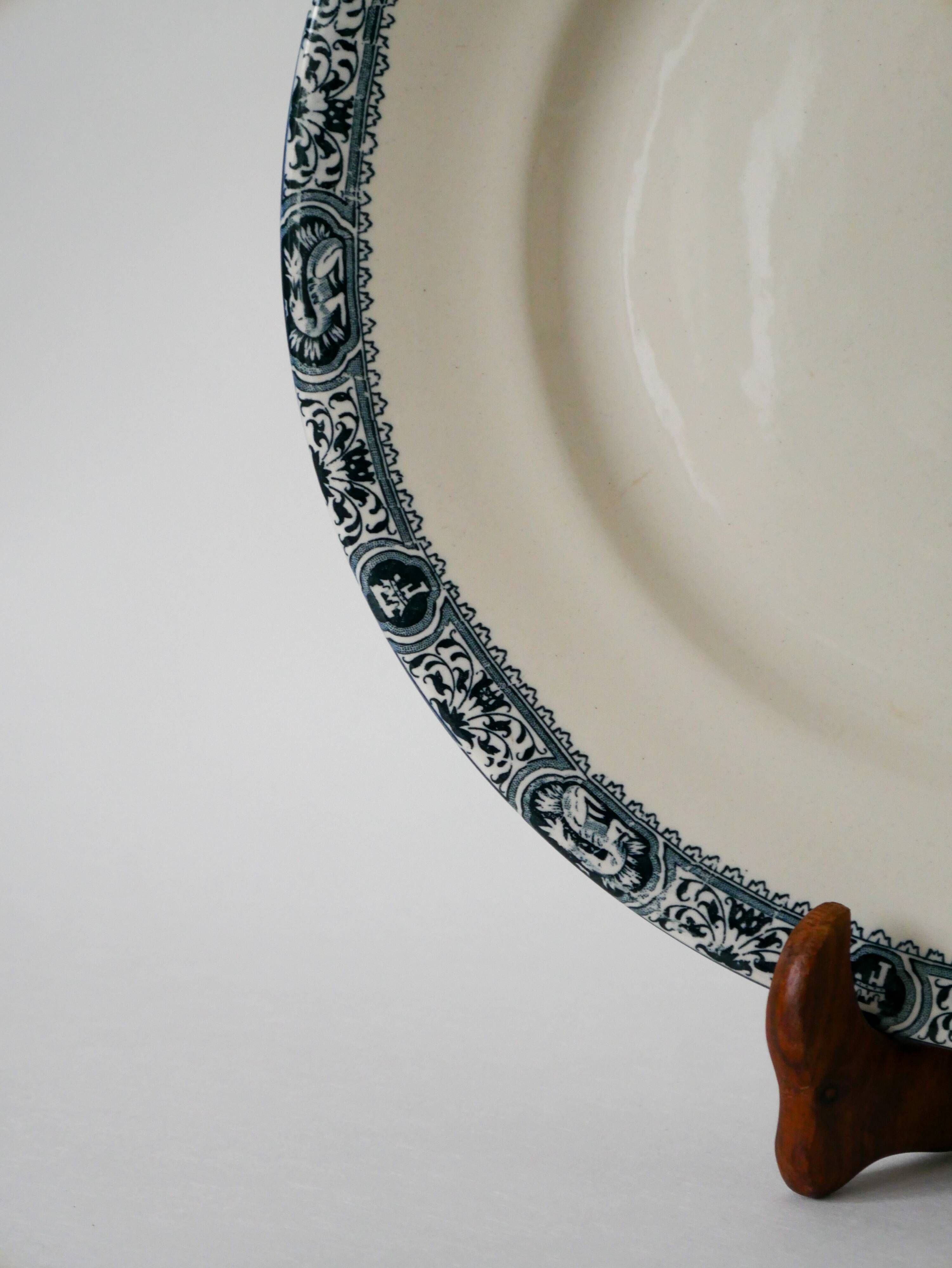 Large round dish in terre de fer salins model françois 1st 19th century