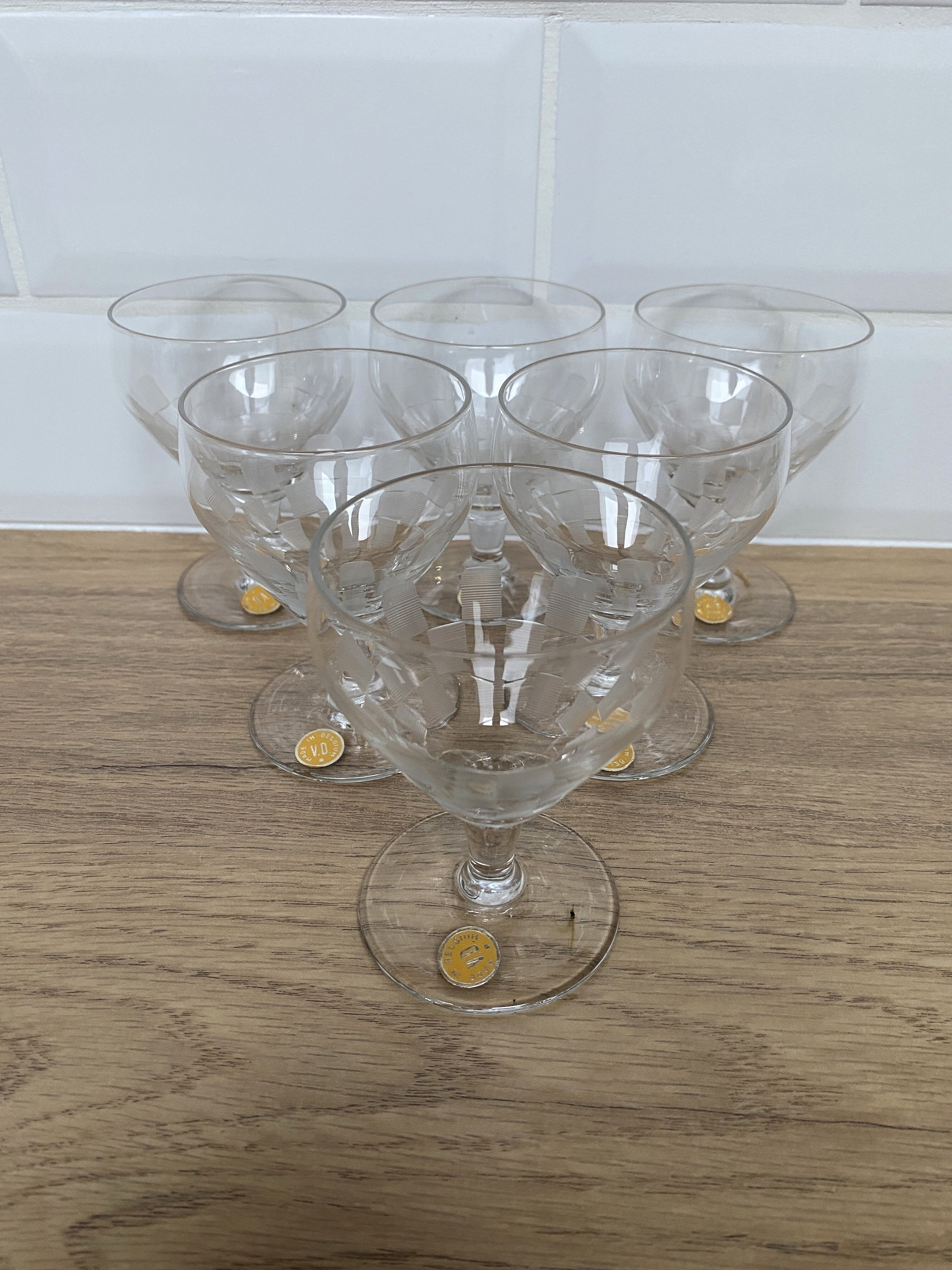 Set of 6 engraved wine glasses