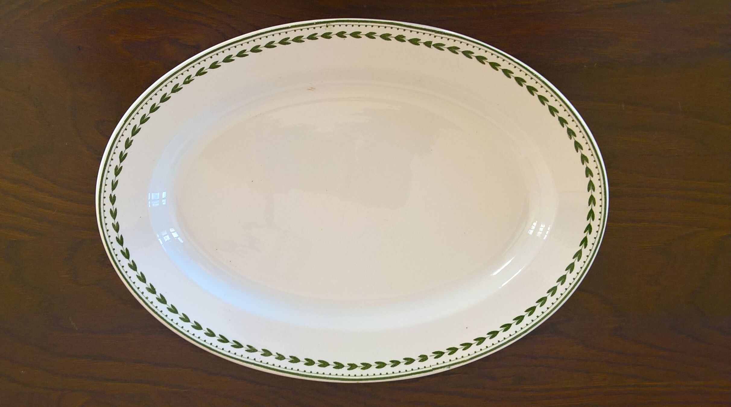 BFK Laurier service dish