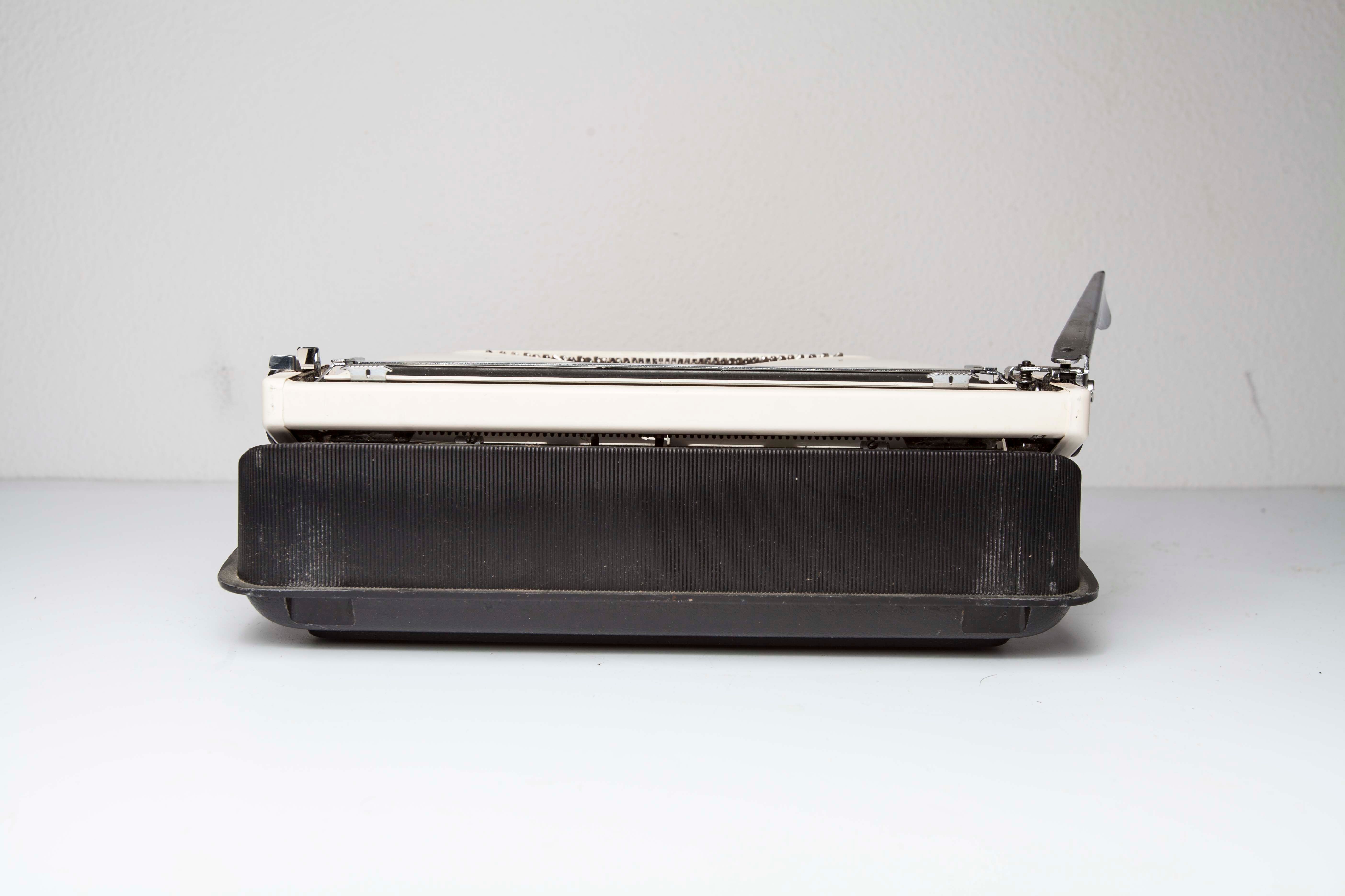 Remington Elitra typewriter