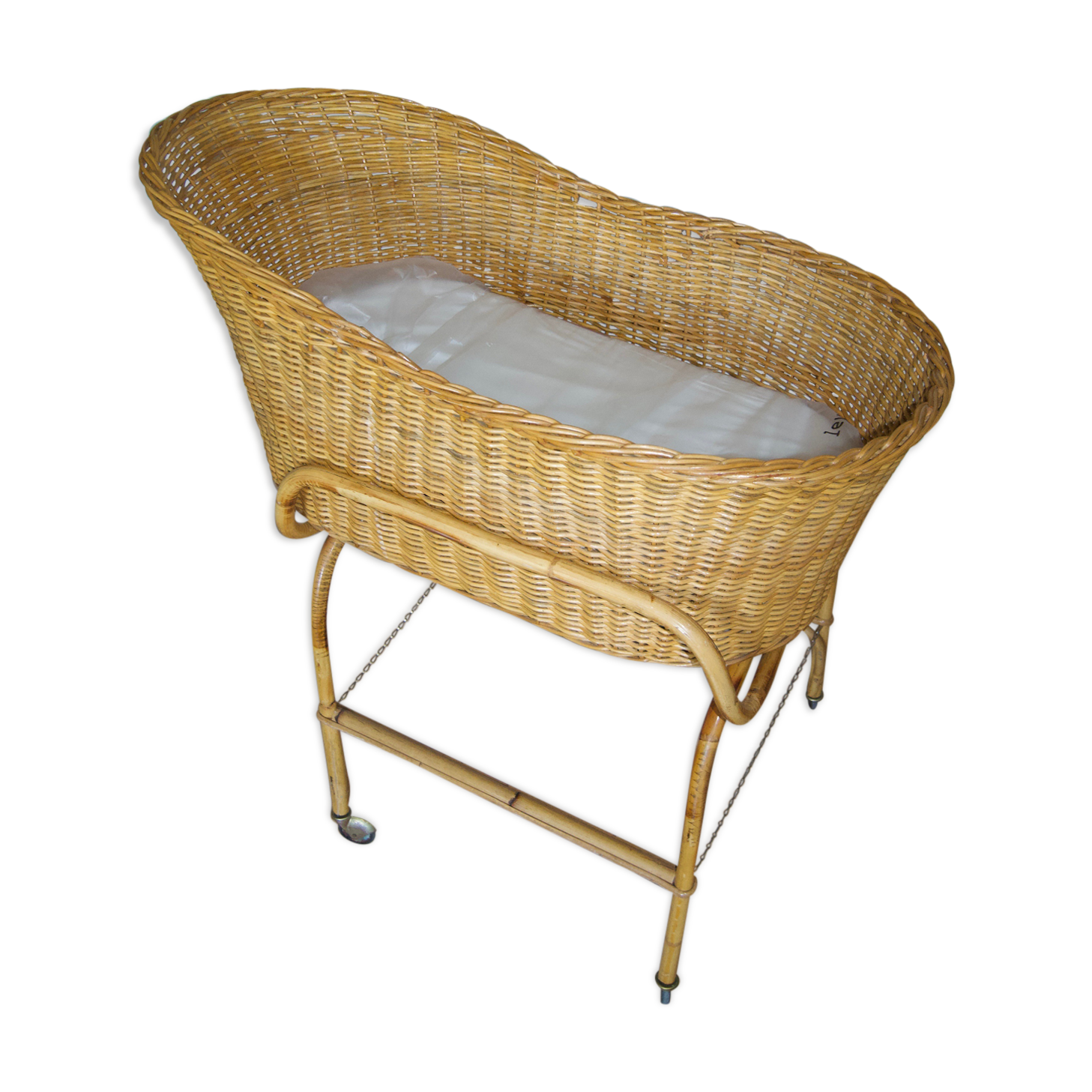 Cradle in rattan & wicker on foot
