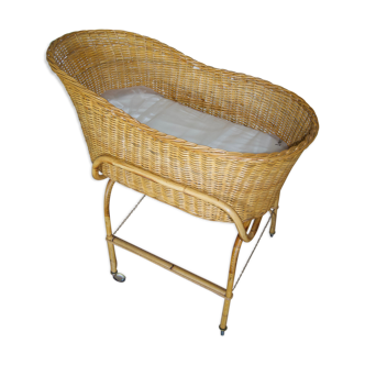 Cradle in rattan & wicker on foot