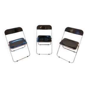 Trois chaises Plia noires