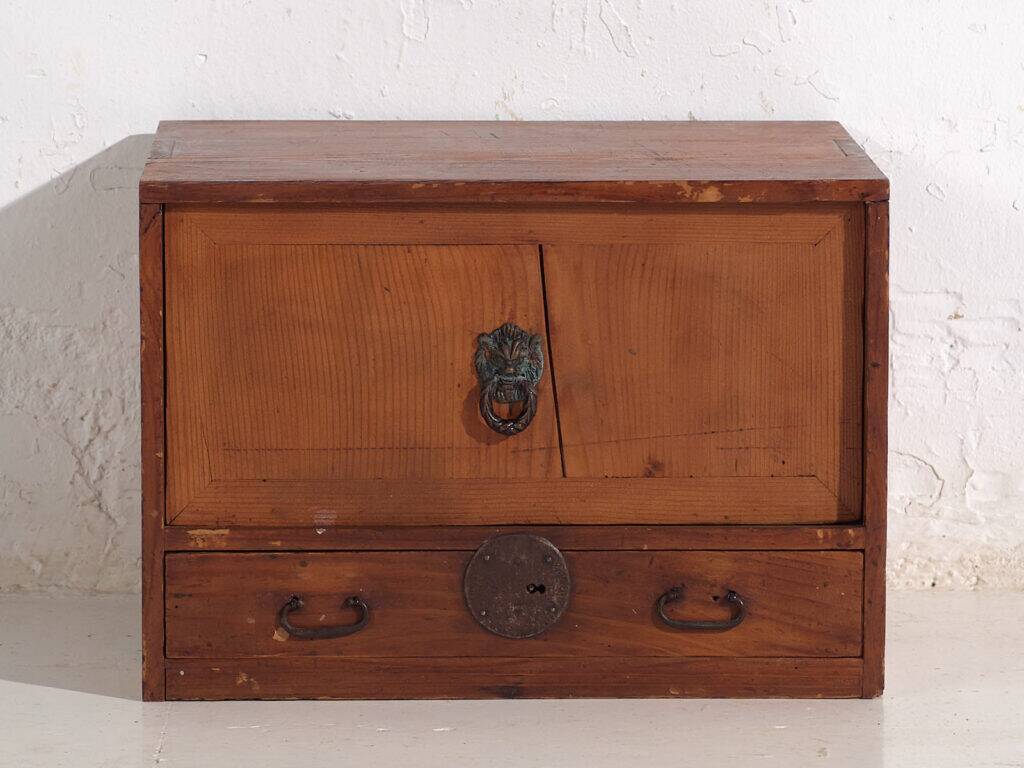 Ancient kodansu in Japanese cedar with compartments and lower drawer, early Taishō-Showa (circa 1915-1945) #24