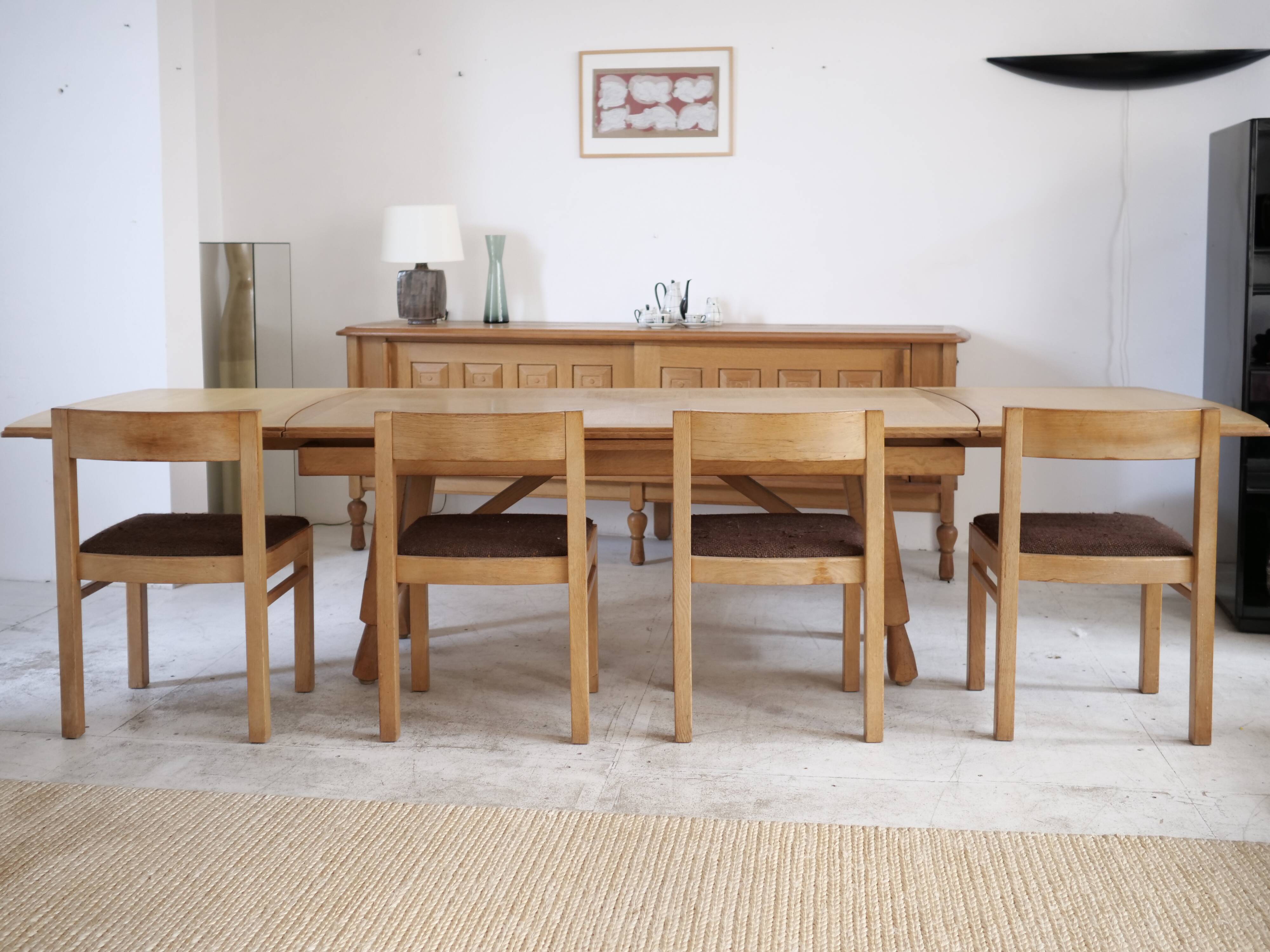 Guillerme and Chambron extendable table for your home France