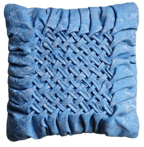 Coussin plissé drapé en tissu satiné, France vers 1970