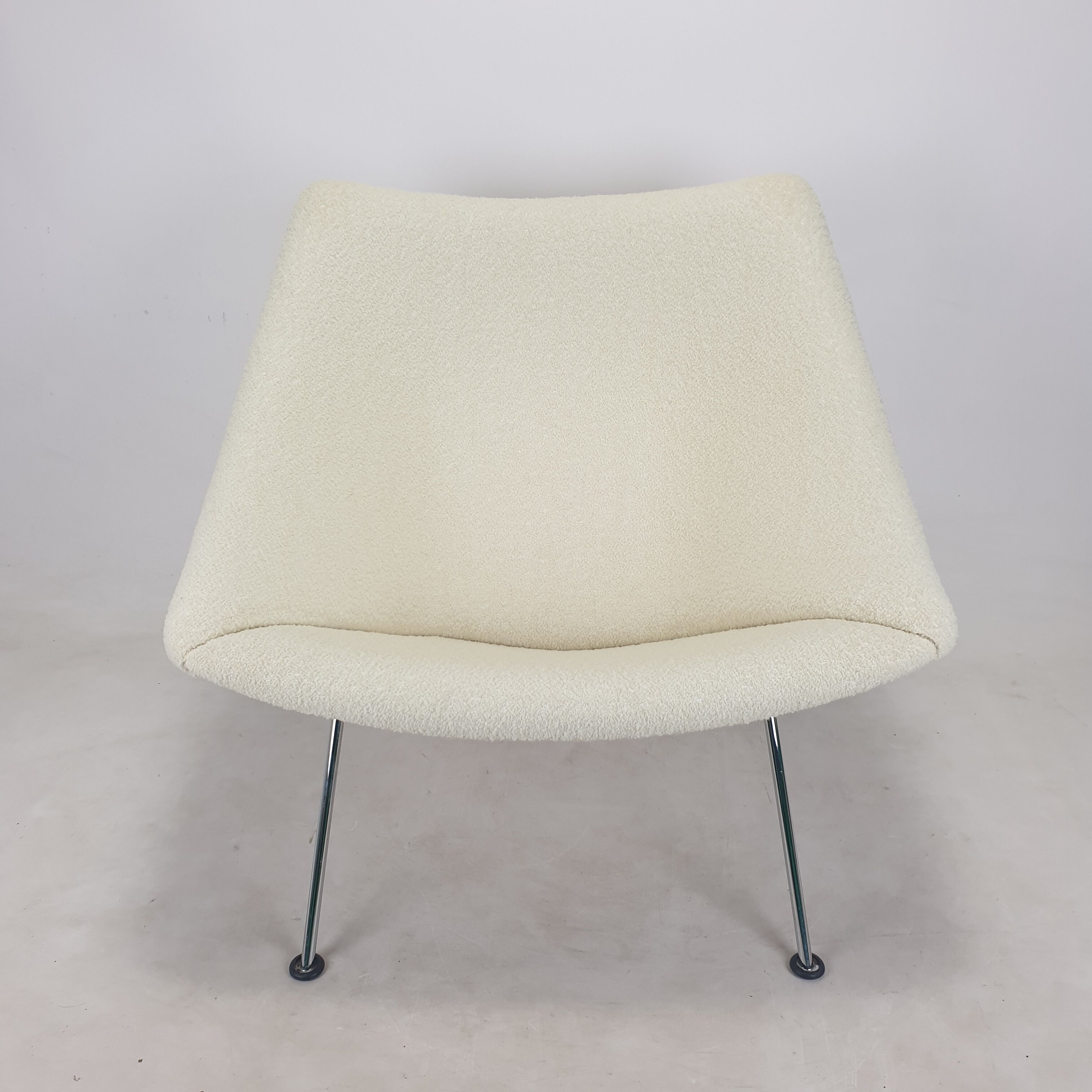 Oyster chairs by Pierre Paulin for Artifort, 1980's
