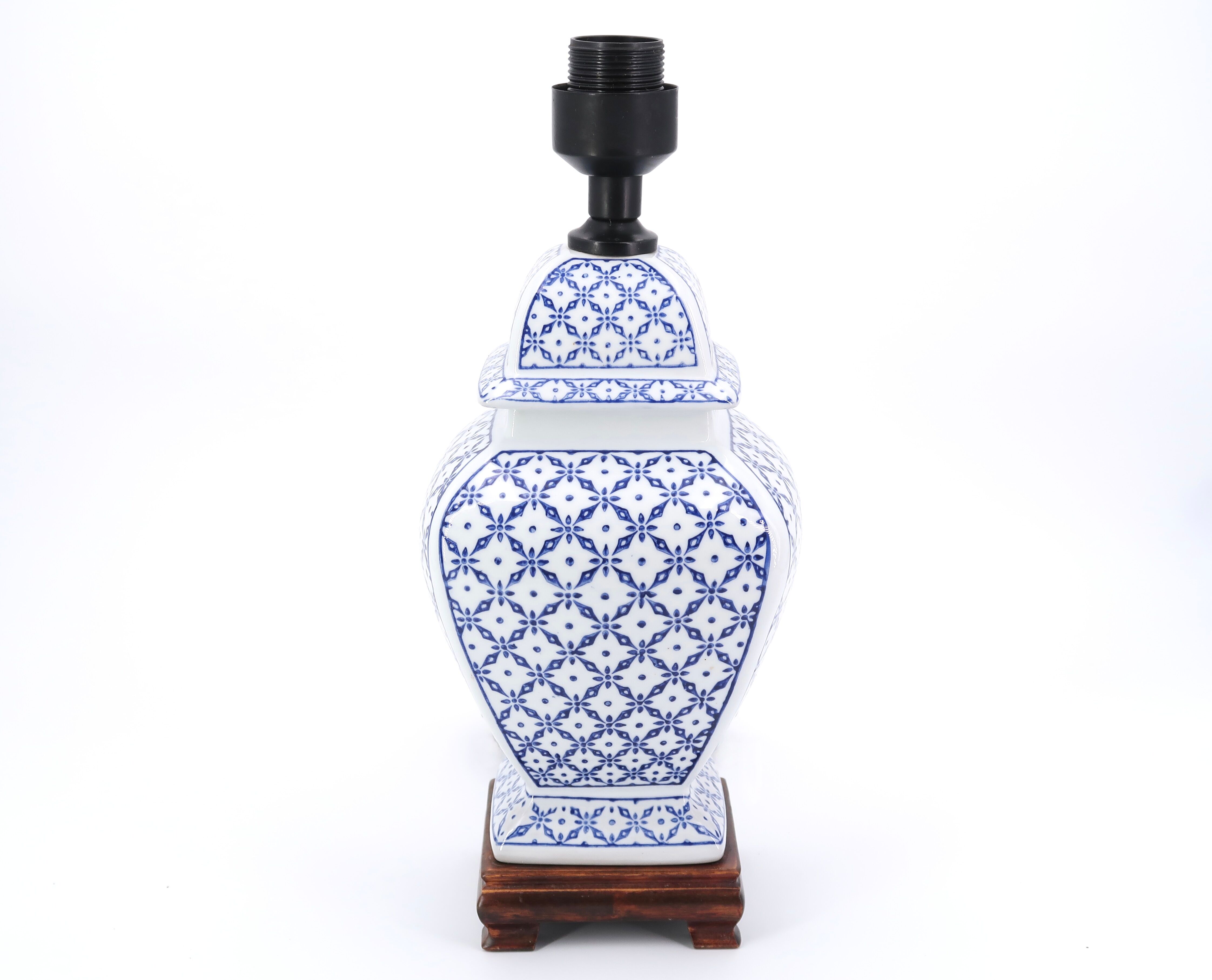 White and blue porcelain lamp