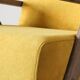 Fauteuil vintage en tissu jaune