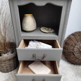 Oak chest of drawers