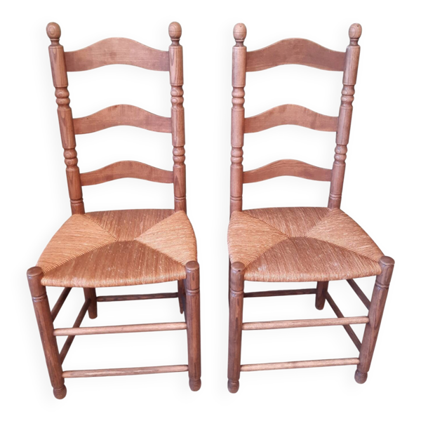 Paire de chaises paillées champêtres.