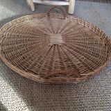 Round wicker tray