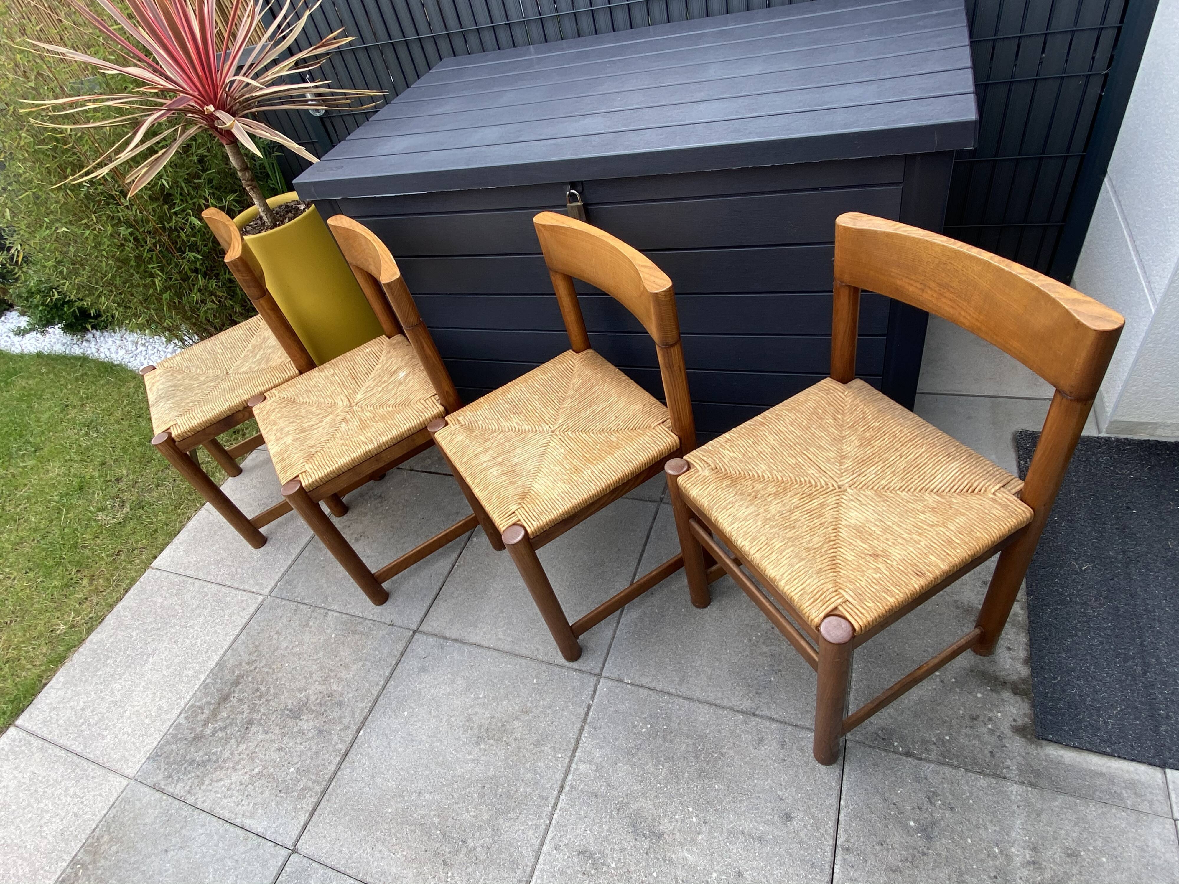 Suite de 4 chaises paillées vintage années 70