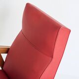 Fauteuil vintage en bois de hêtre et revêtement en eskay. France, années 60