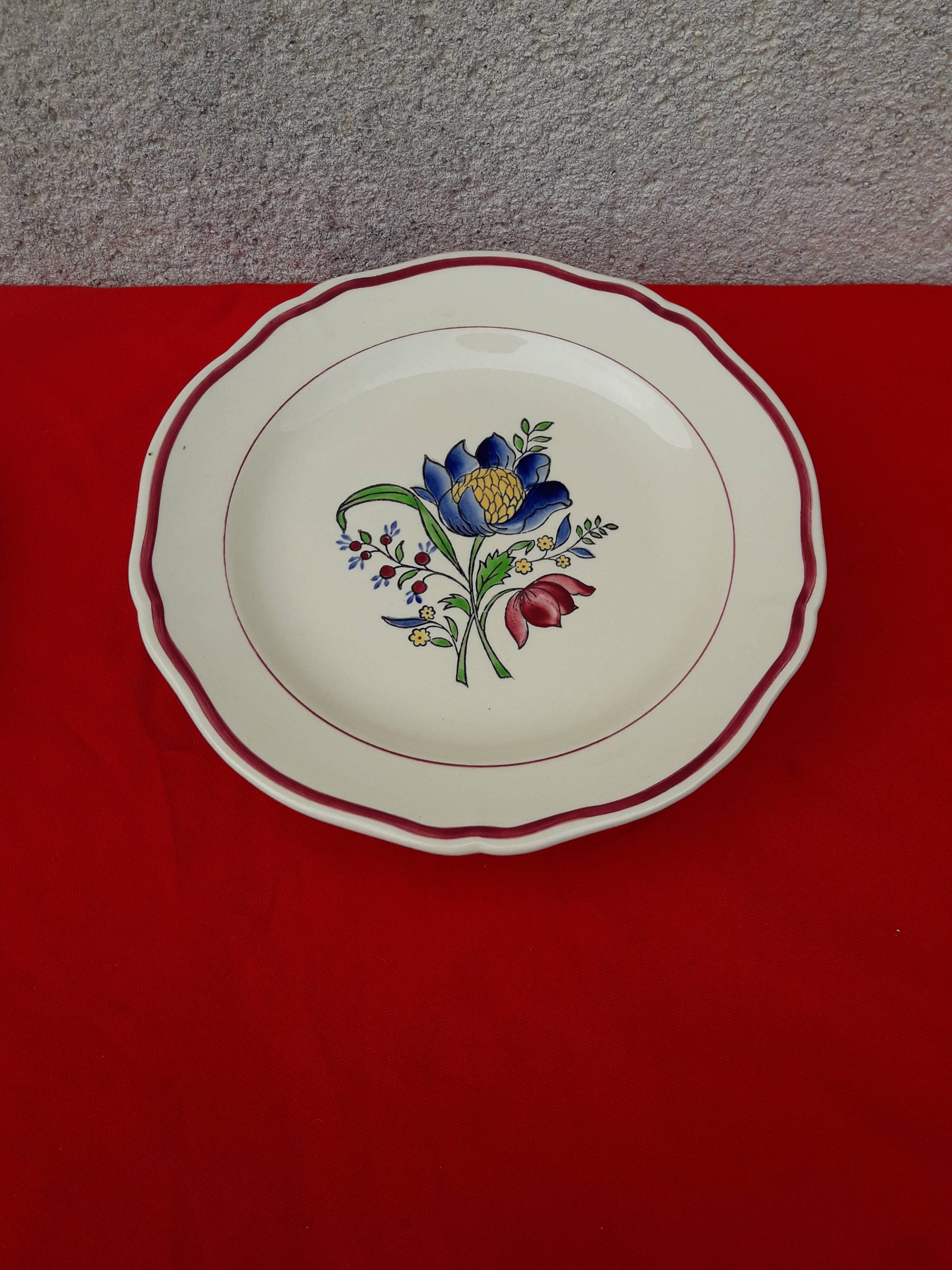 Flat on peedouche in earthenware of Gien model Savoie diam 24.5 cm