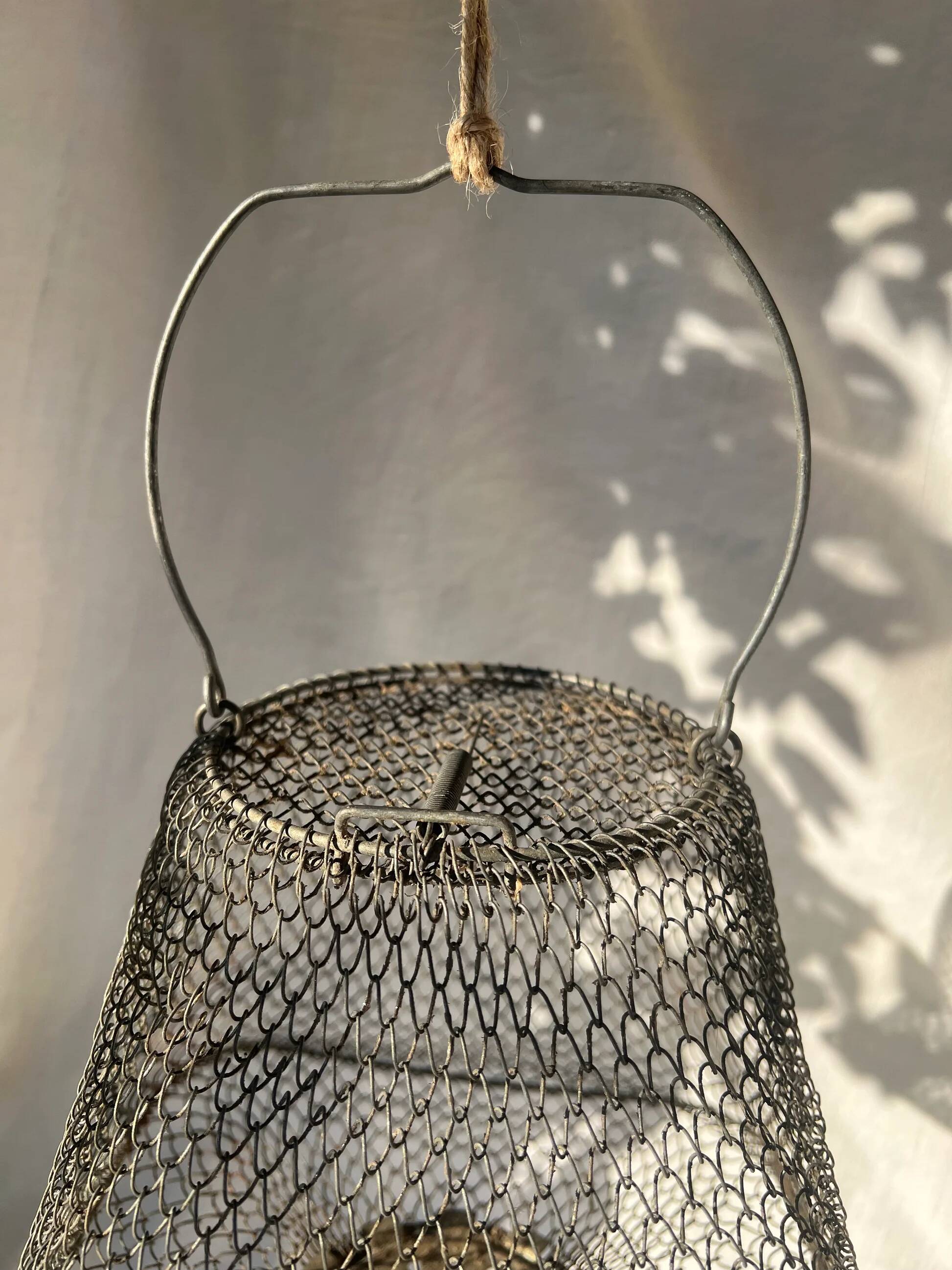Panier de pêche en treillis métallique français