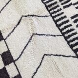 Moroccan Berber wool rug 252 x 139 cm