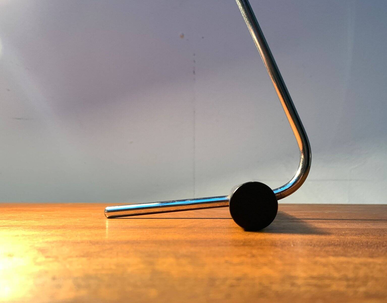 Lampe de table minimaliste italienne du milieu du siècle