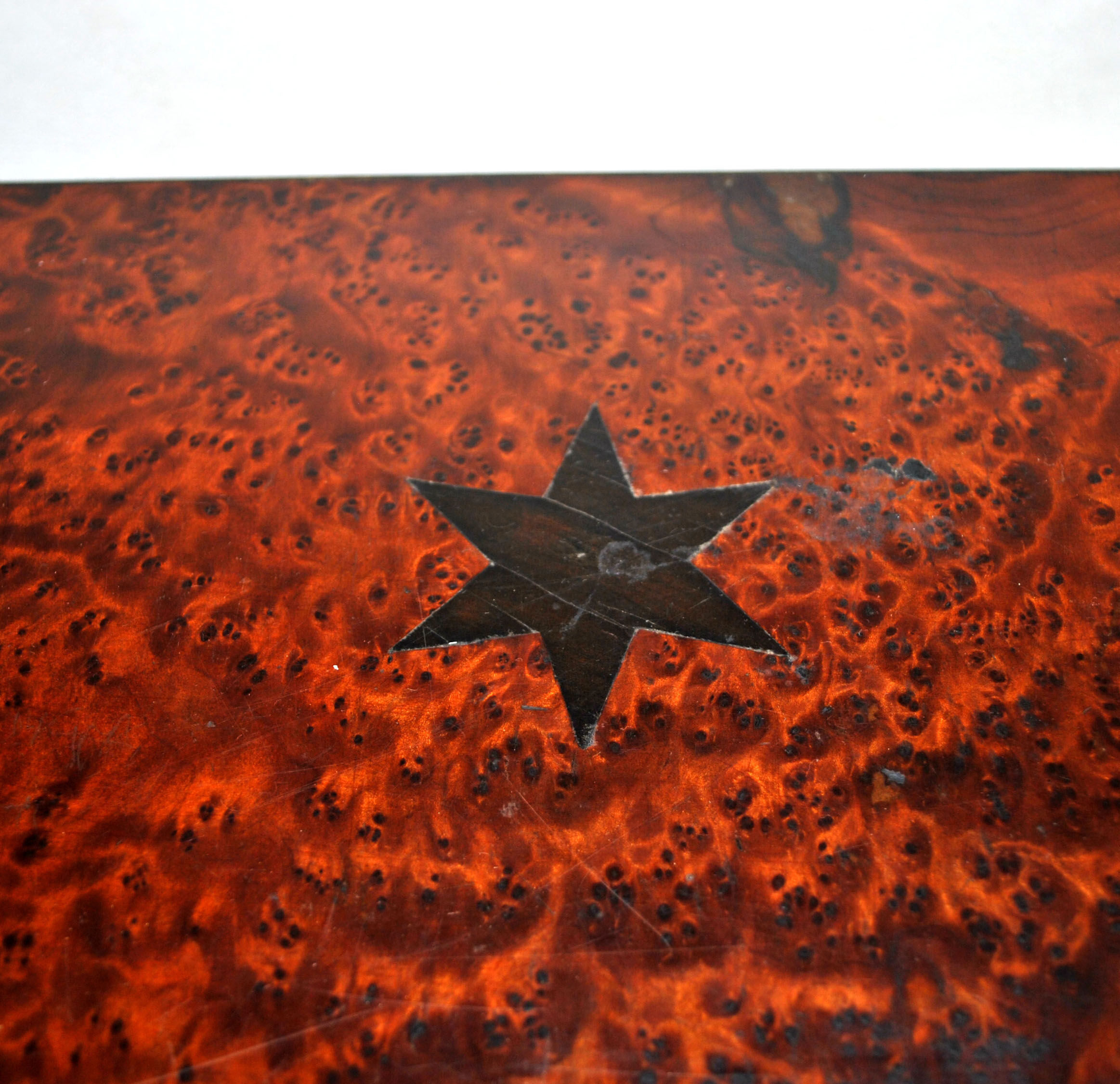 Boite ancienne en bois sombre - coffret en ronce et marqueterie en étoile 28x18x13