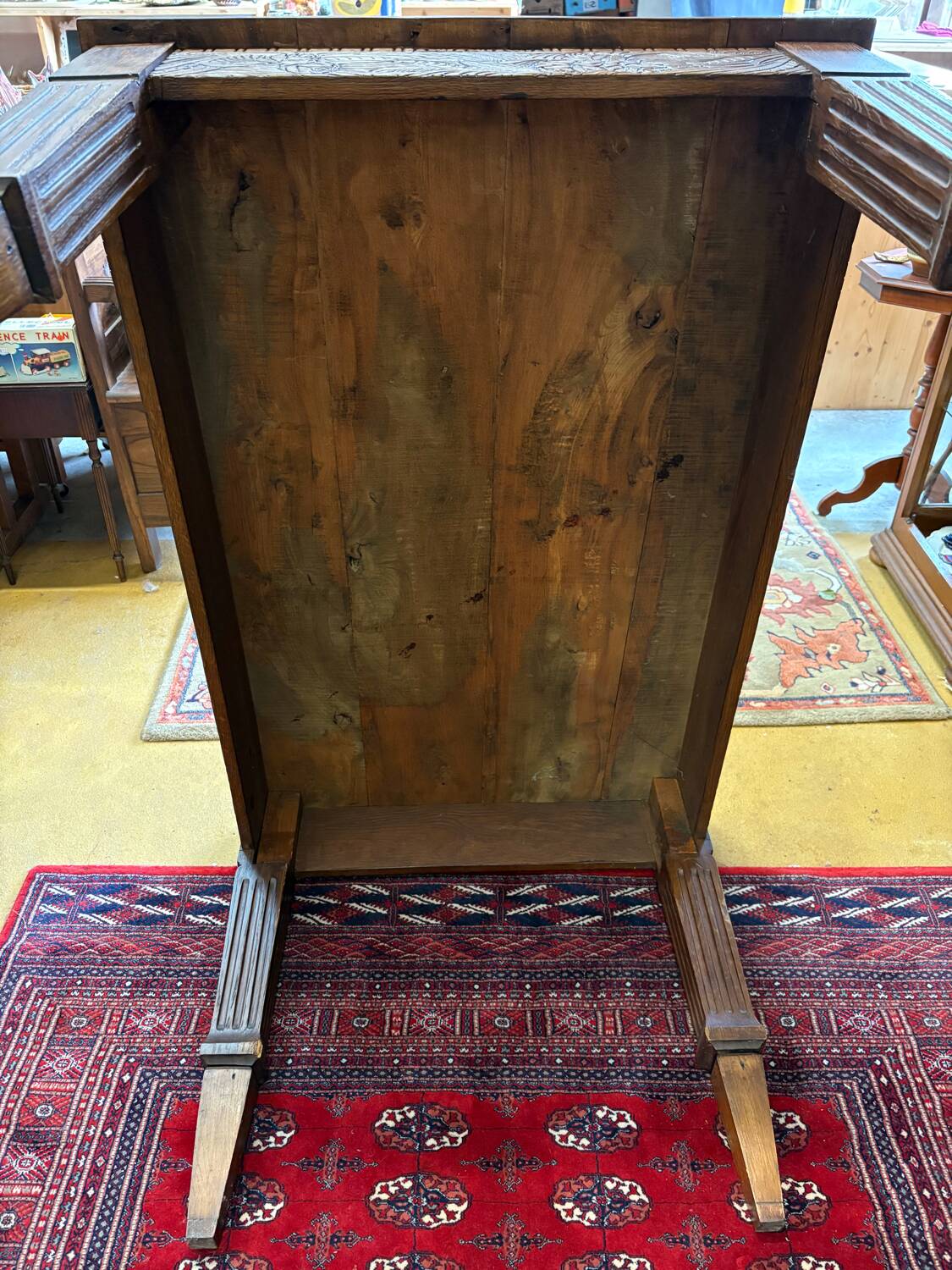Art Deco table sculpted in solid wood