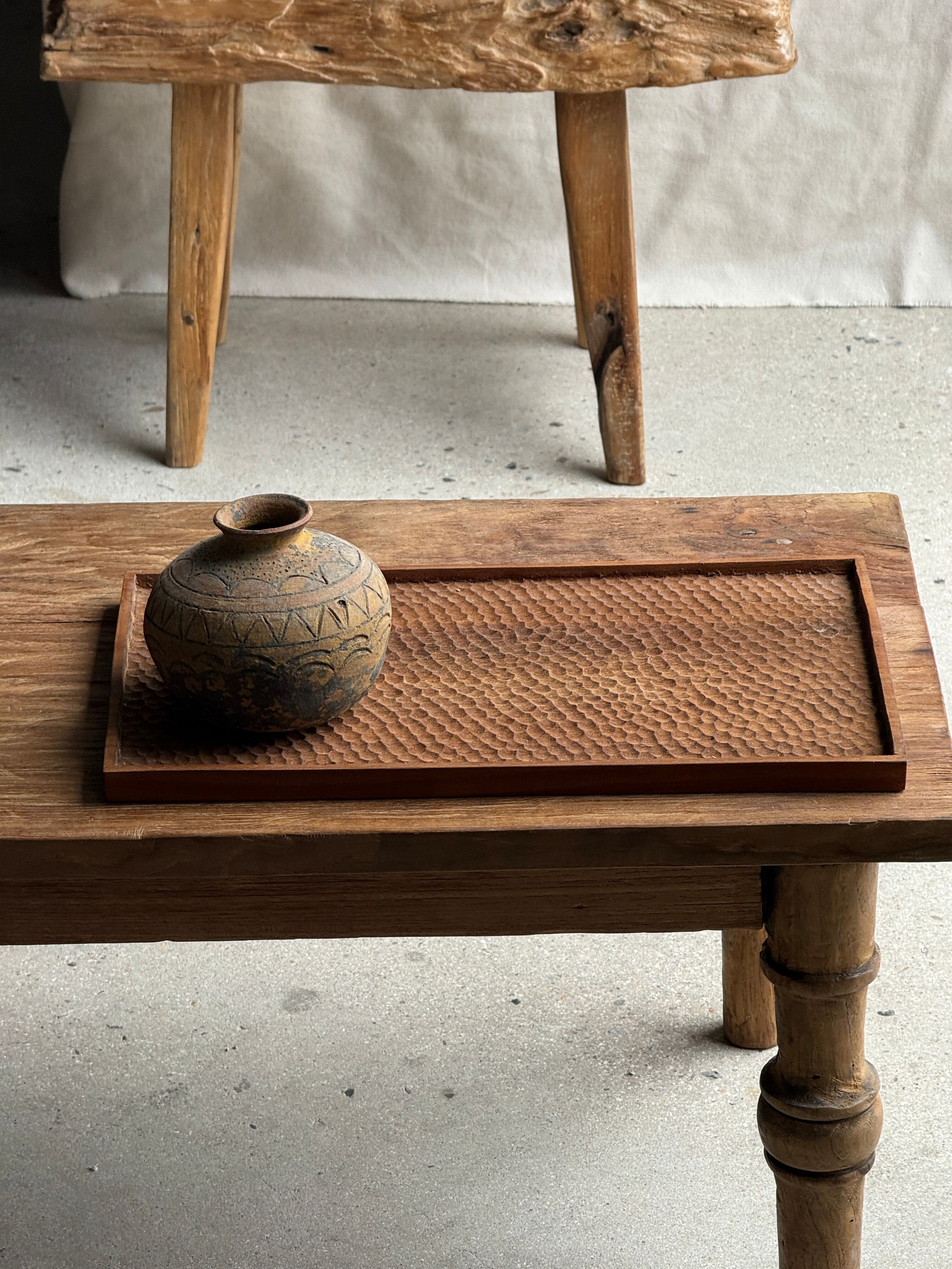 Rectangular solid teak tray with carved edges 40x25