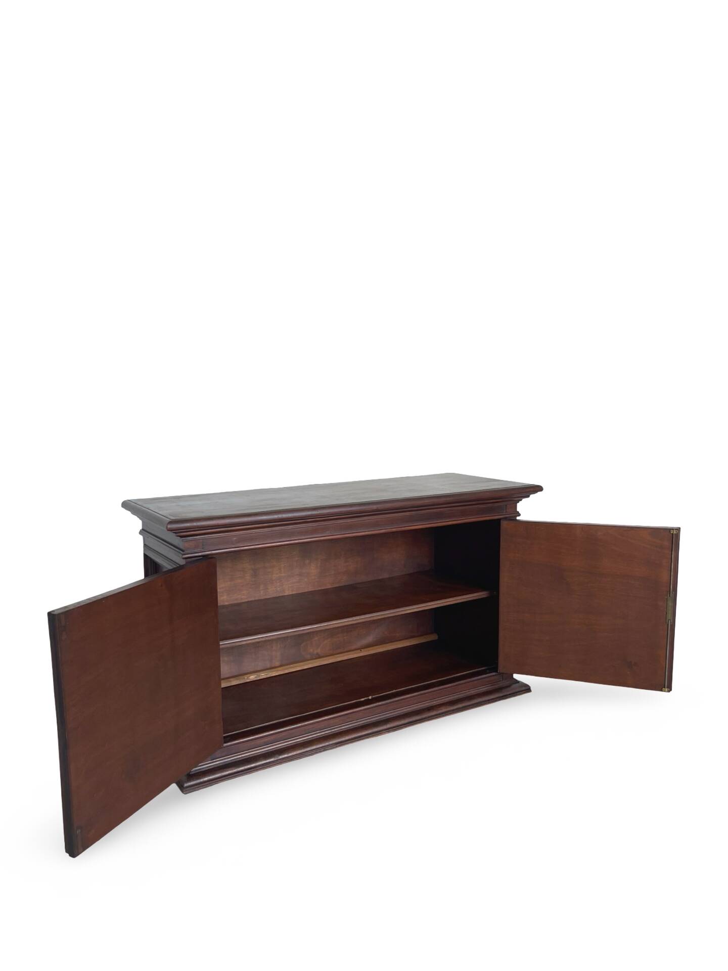 The high-quality Italian Renaissance Revival credenza, 1920s/1930s